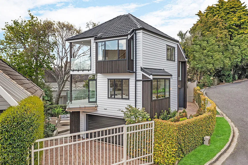 Recladding of outdoor house in Auckland, featuring a modern and durable exterior upgrade.
